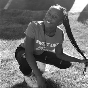 Meet your Posher, Johnae